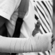 seguro accidentes personales venda brazo lesión
