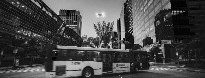 autobús interurbano accidente ciudad bus